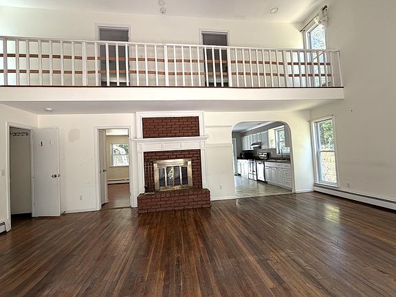 5th image of 7 Albertines Ln
