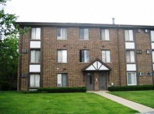 13 Crestview Ln UNIT 4, Vernon Hills, IL 60061