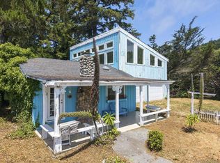 101 Salmon Harbor Rd, Smith River, CA 95567