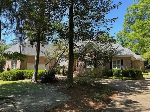 100 Turnberry Ct, Thomasville, GA 31792