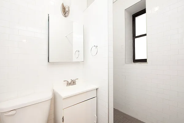 Rented by R New York | media 10