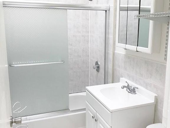 2nd image of 93 Jewett Ave #2