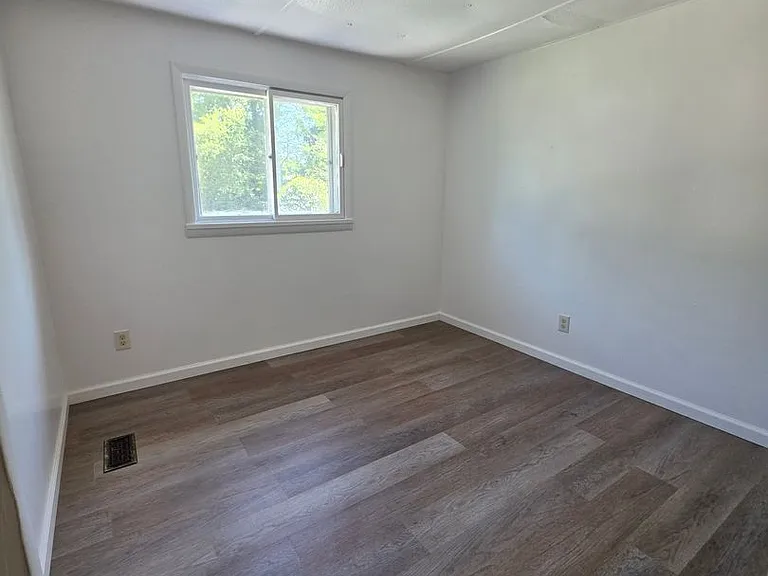 470 Washington St — Photo 16