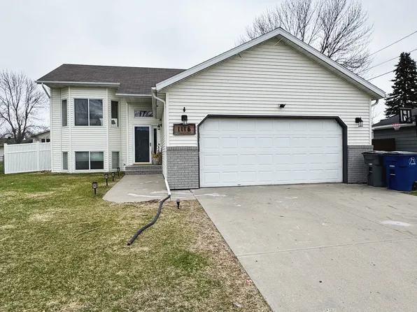 1116 18th St N, Moorhead, MN 56560
