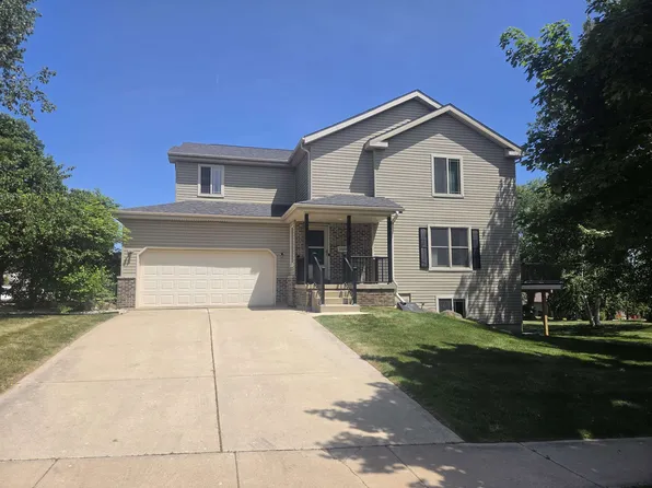 1120 Starlight Ln, Cottage Grove, WI 53527