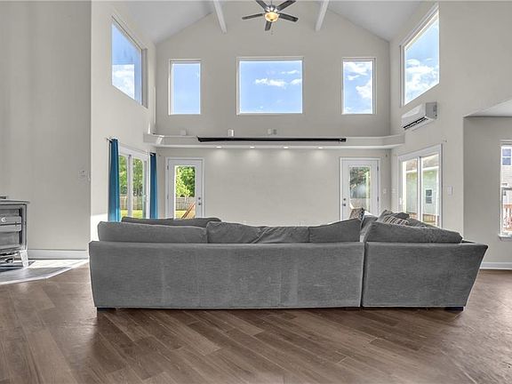 2nd image of 2417 Baum Rd