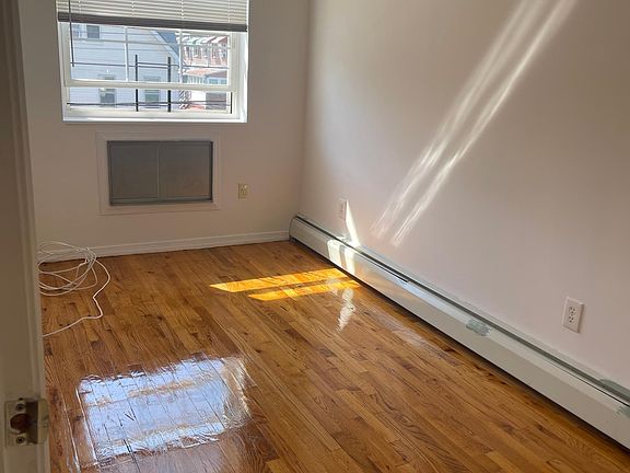 2nd image of 4008 Barnes Ave APT 3