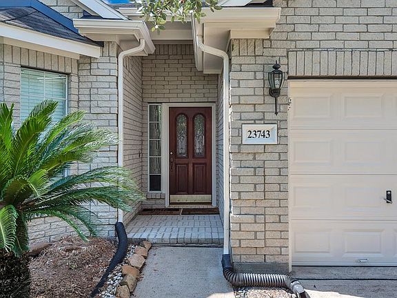 4th image of 23743 River Place Dr
