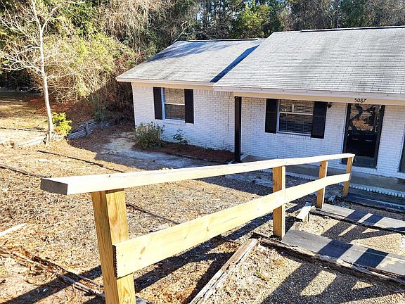 2nd image of 5087 Yacht Harbor Cir
