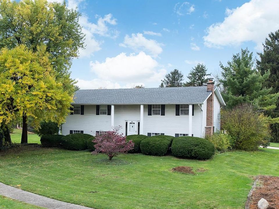 1st image of 300 Sprucewood Dr