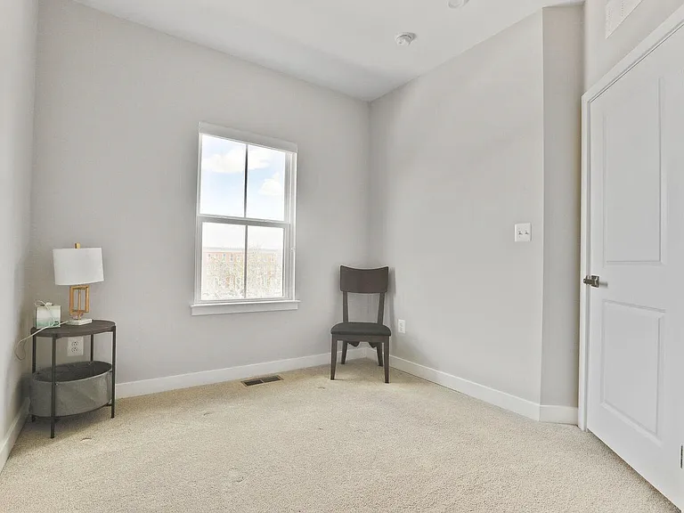 1020 N Durham St — Photo 14