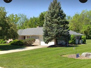 6700 Curtwood Dr, Tipp City, OH 45371