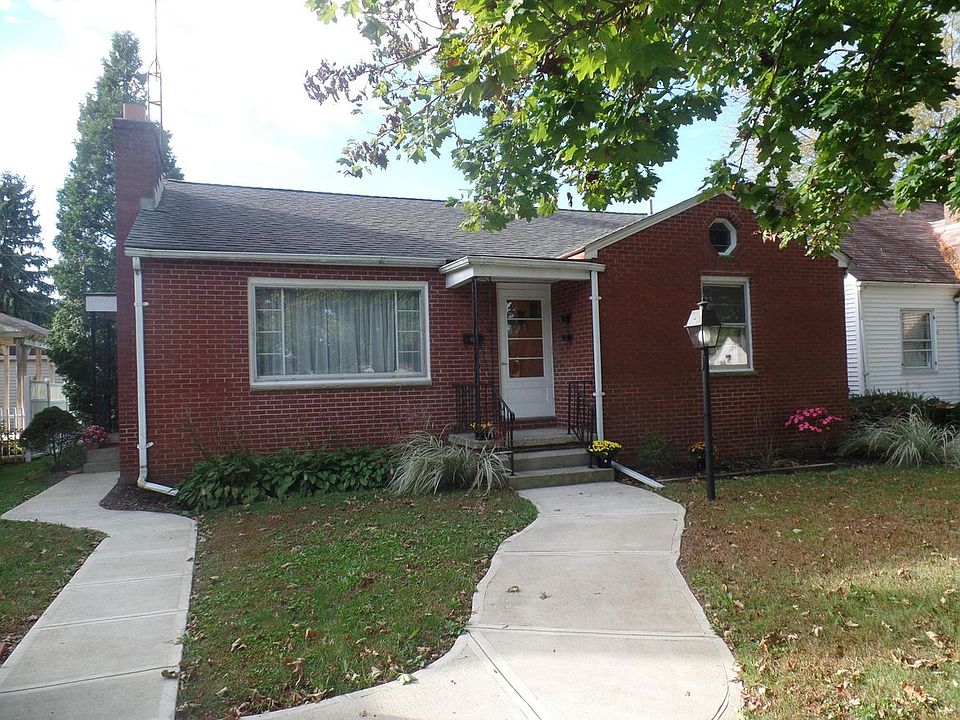 1st image of 939 W Church St