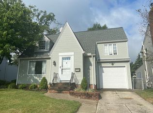 2564 Gasser Blvd, Rocky River, OH 44116