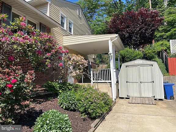 5th image of 204 Elpin Dr W