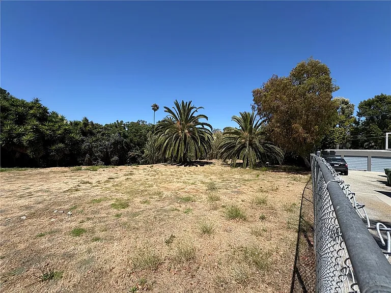1126 S Patton Ave — Photo 19