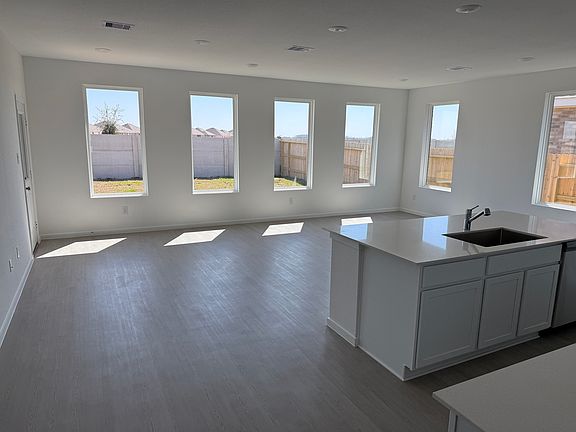 5th image of 6718 Violet Clover Ave