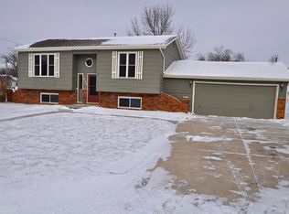 1800 Jones St, Perry, IA 50220