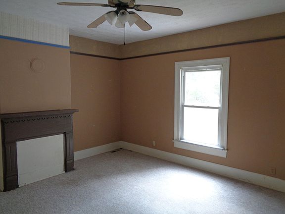 5th image of 525 Verge St
