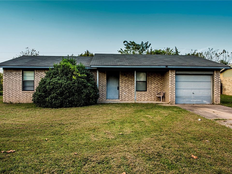 1st image of 124 Pheasant Dr