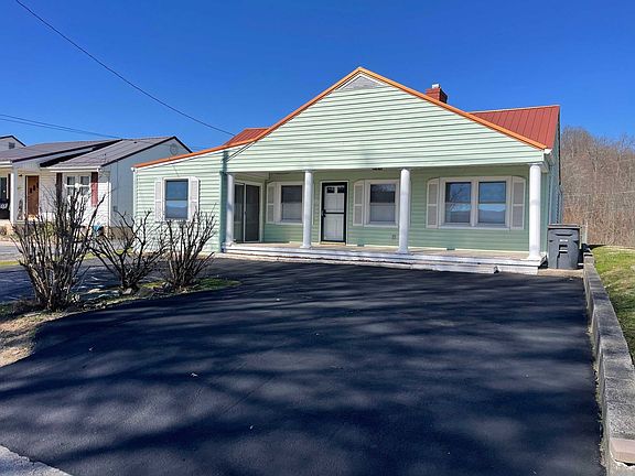2nd image of 435 Roan St #435