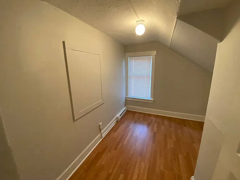 621 S Adams St — Photo 2