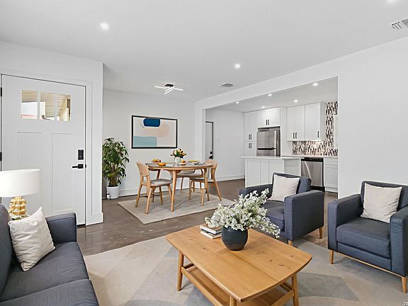 4th image of 551 RADIANCE AVE