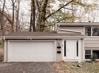 533 Maple Sq, Wayzata, MN 55391