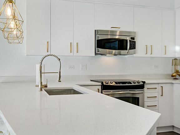 4th image of 1510 Demonbreun St APT 511