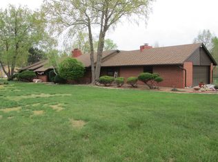 25 W Rolling Hills Dr, Wichita, KS 67212