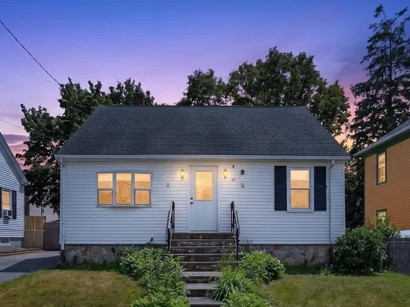 45 Bright St, Fall River, MA 02721