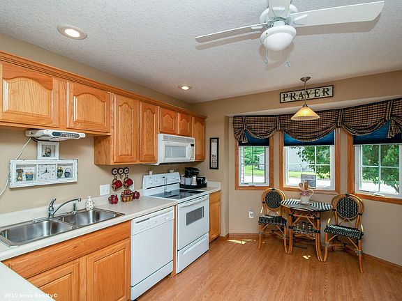 4th image of 618 Golfview Dr