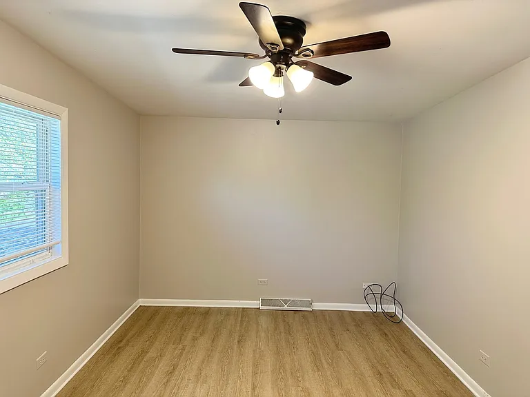 525 Ryan Ln #B — Photo 10