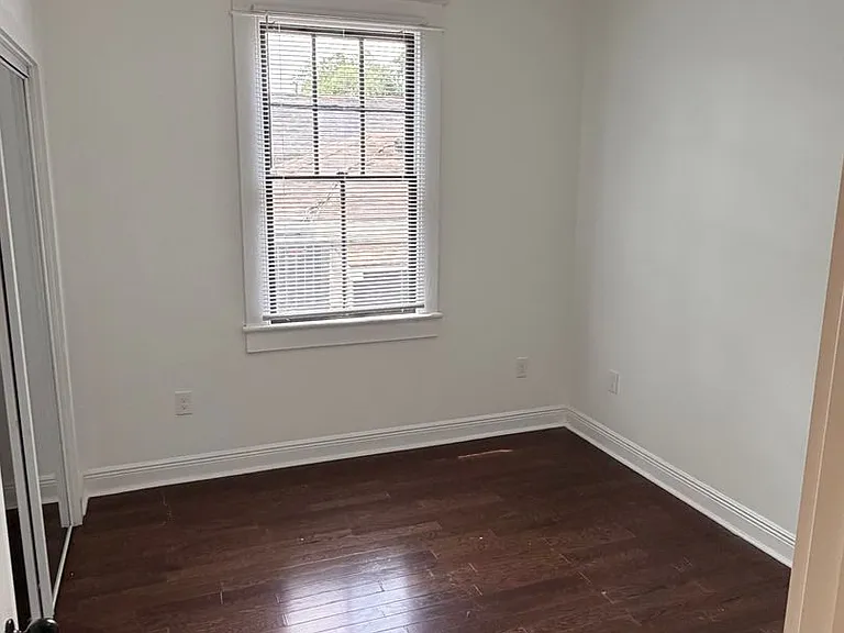 1233 Poland Ave — Photo 9