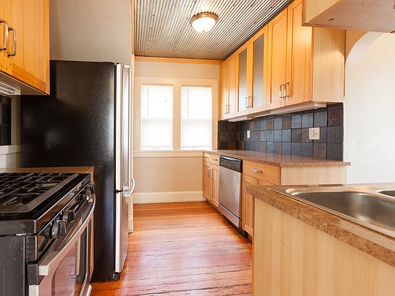 5th image of 3446 James Ave N