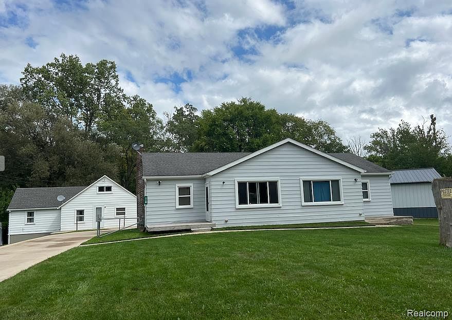 1st image of 805 Gouchnour St
