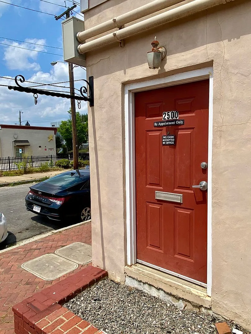 2502 P Street — Photo 2