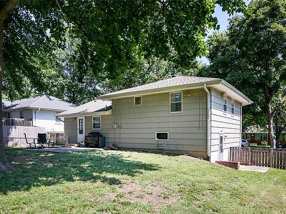 Large back yard is perfect for tons of activities or to let your dog run.