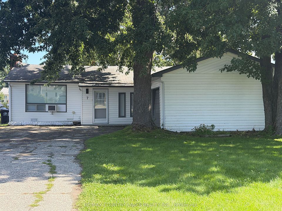 1st image of 7 Willow Cres