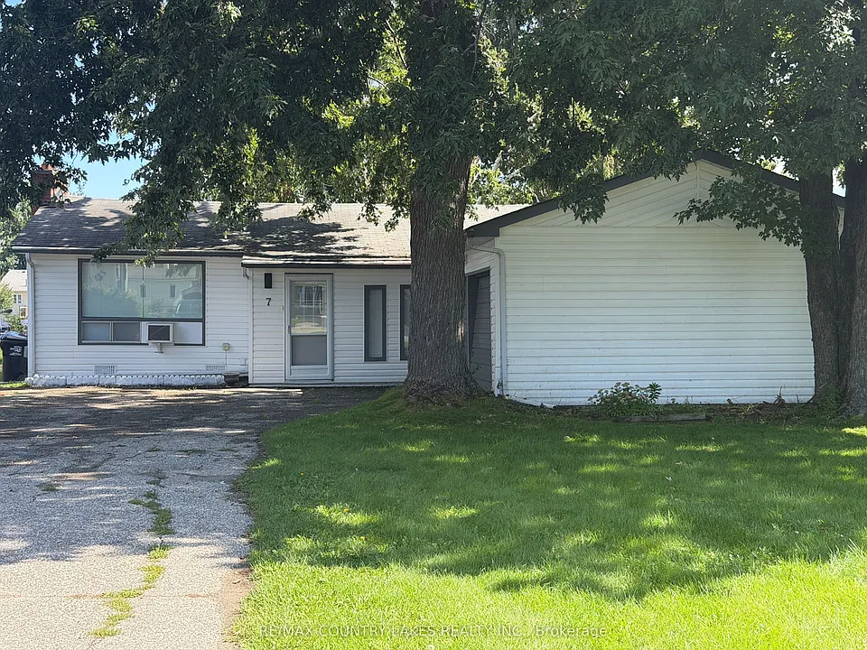 7 Willow Cres