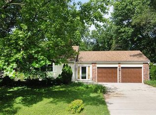 512 SE Florence Ave, Lees Summit, MO 64063