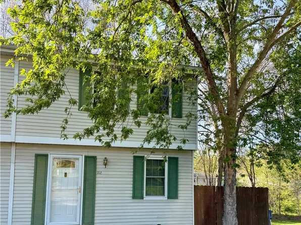 312 Parkwood Dr, Cranberry Township, PA 16066