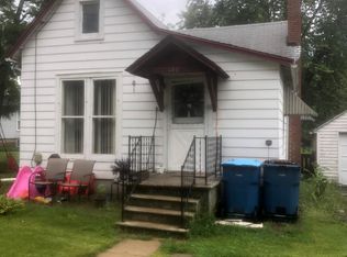 308 W Graham St, Dixon, IL 61021