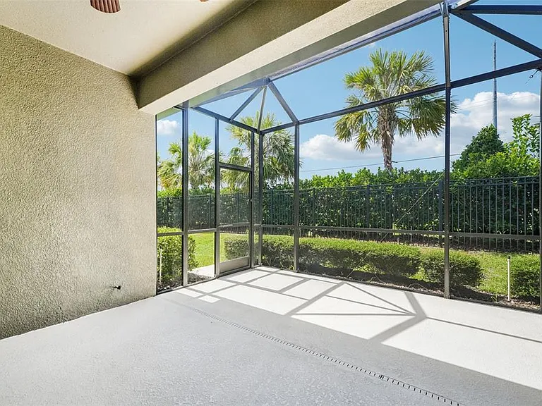 13524 Circa Crossing Dr — Photo 33