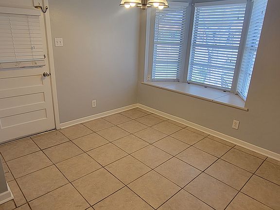 5th image of 215 Nash Blvd