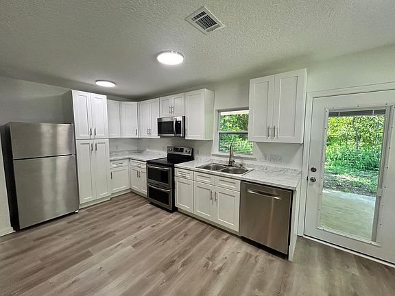 5th image of 2517 Meddock Ln