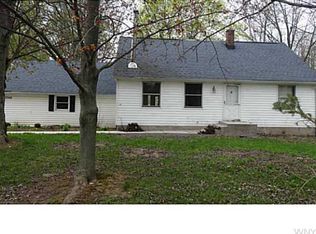 5748 Barnum Rd, Akron, NY 14001