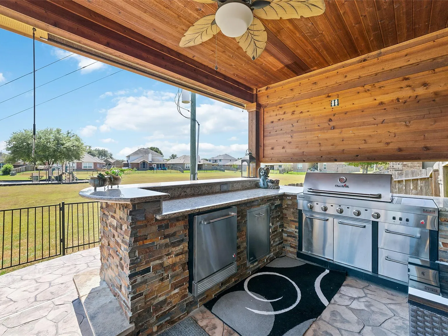 4 bed, 2606 sqft, $2,250 — Photo 4
