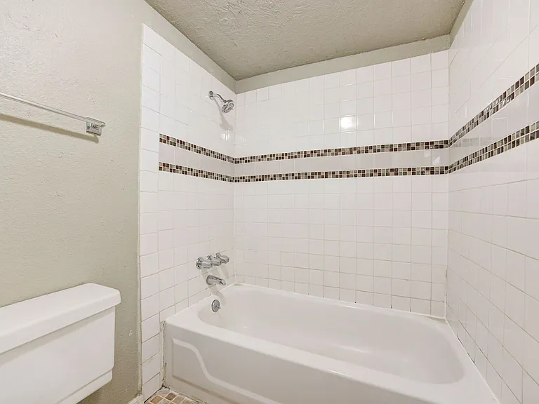 631 Welston Cir #631 — Photo 37