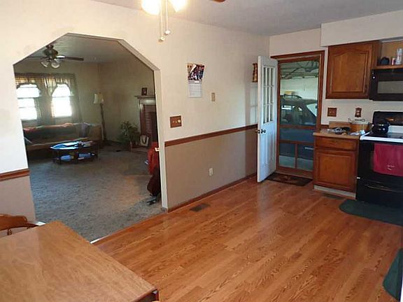5th image of 287 Seville Dr